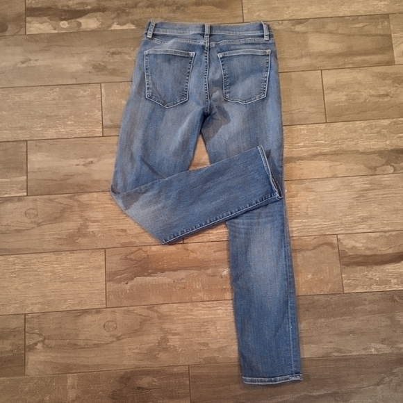 The GAP Slim Straight Petite Jeans - Picture 4 of 4